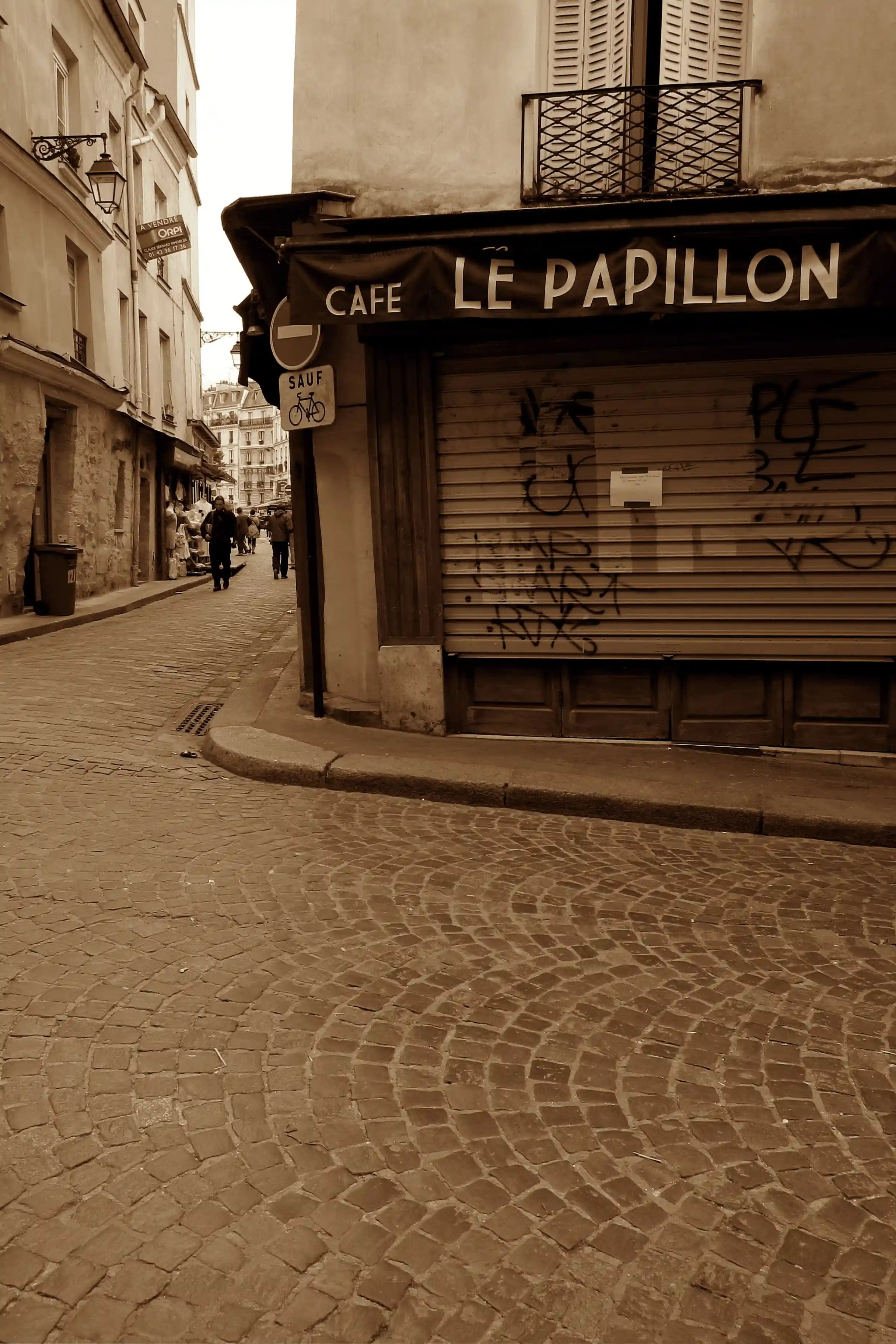 Charming cafe terrace on Rue Mouffetard