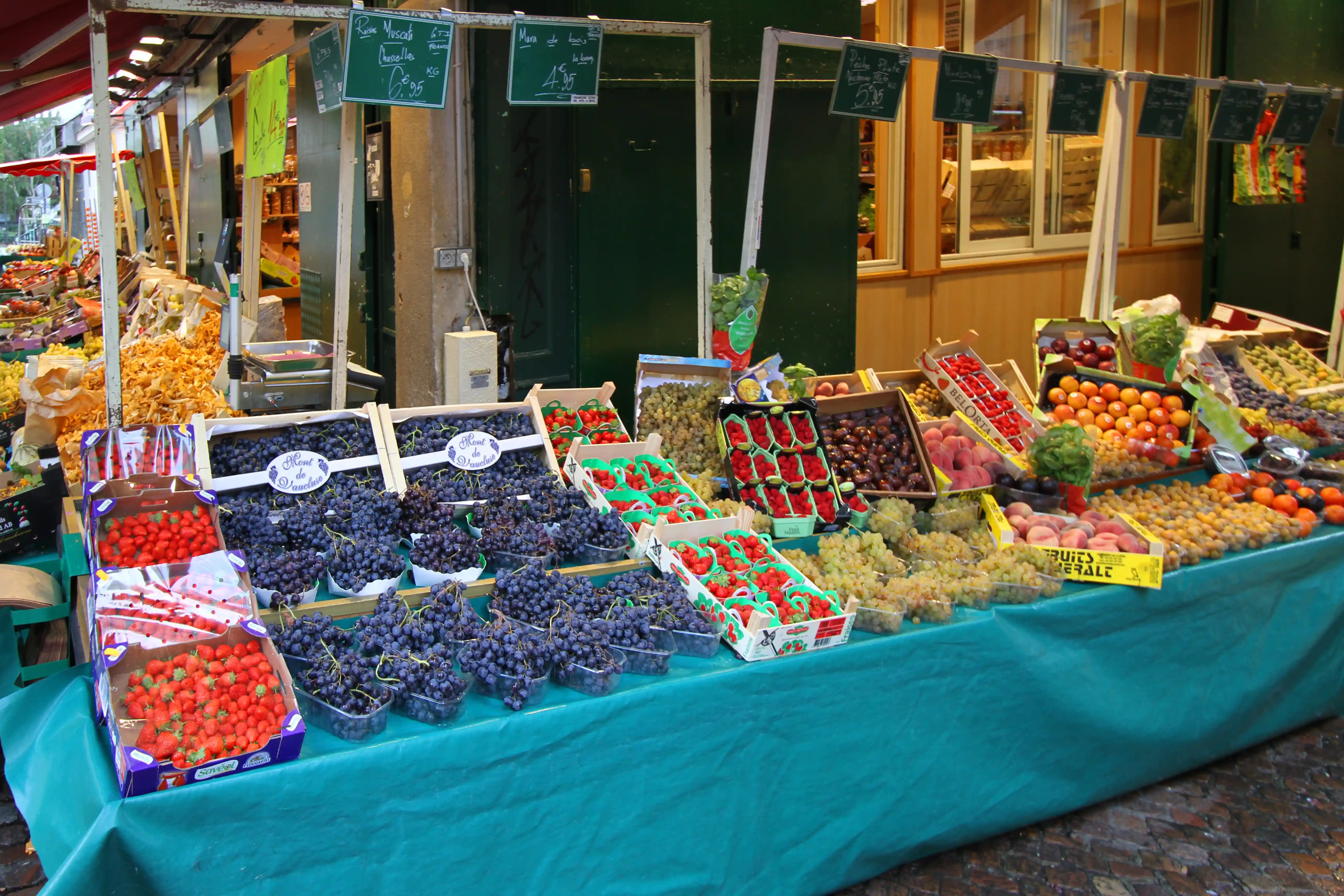 Visitors enjoying Rue Mouffetard